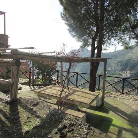 Rifugio Dei Tre Pini Vendégház Castelmola Kültér fotó
