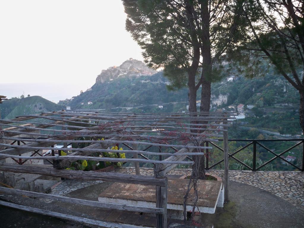 Rifugio Dei Tre Pini Vendégház Castelmola Kültér fotó
