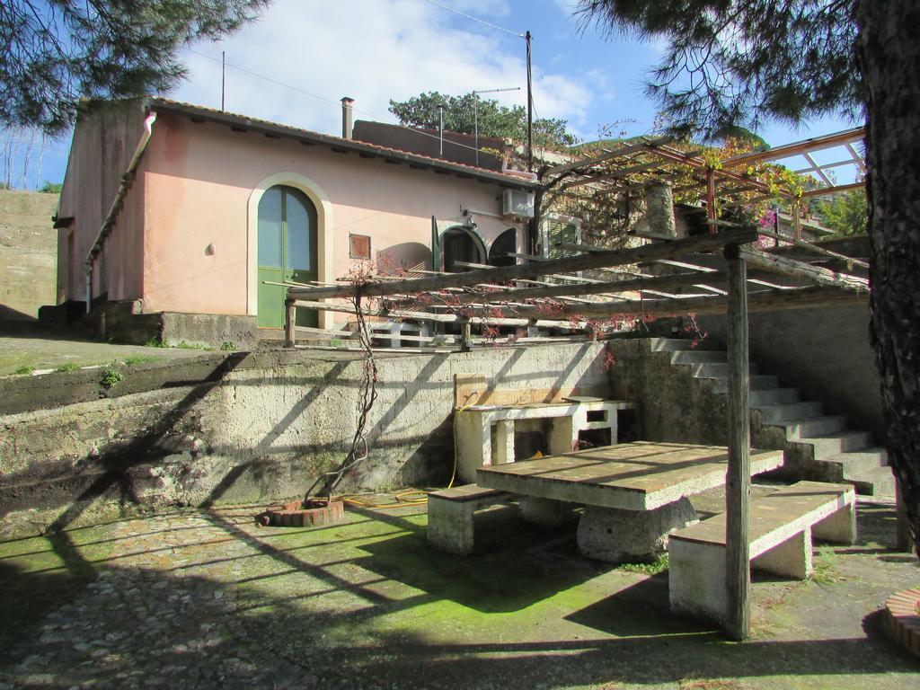 Rifugio Dei Tre Pini Vendégház Castelmola Kültér fotó