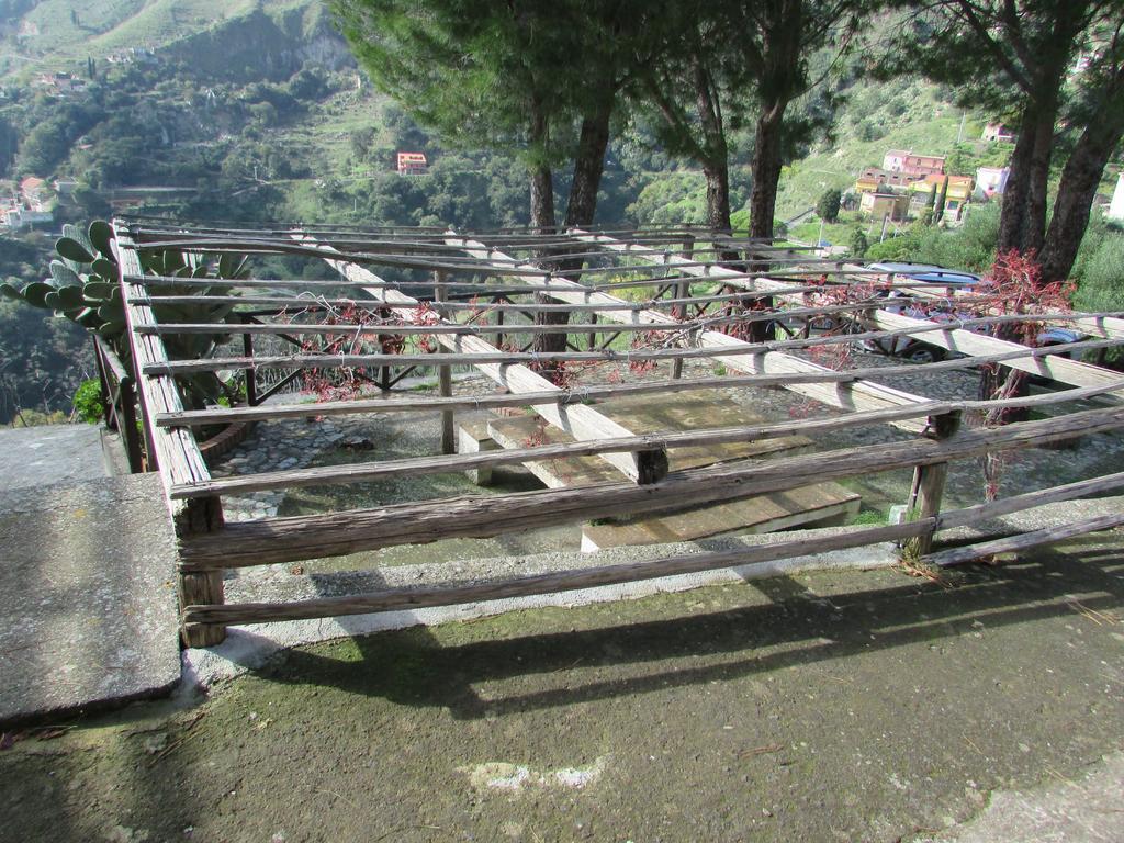Rifugio Dei Tre Pini Vendégház Castelmola Kültér fotó